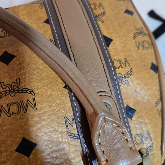 💯 Authentic MCM Cognac Visetos and Leather Top Handle Handbag - Picture 14 of 15